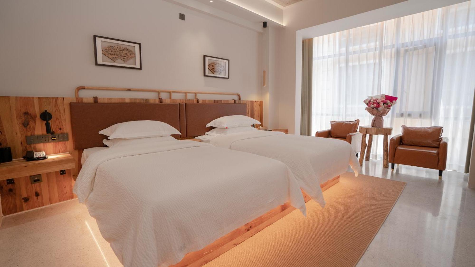 Patio Spring Holiday Inn -- Free Round Trip Pick-Up Service --Panoramic View Of Tianmen Mount 張家界市 エクステリア 写真