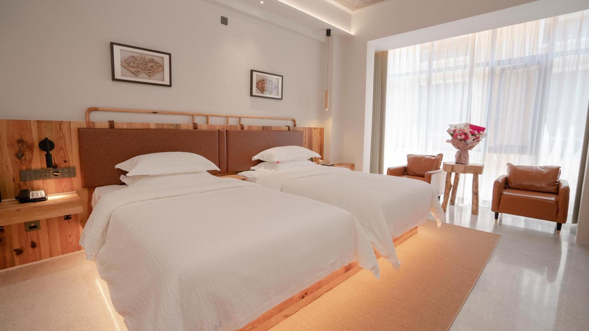 Patio Spring Holiday Inn -- Free Round Trip Pick-Up Service --Panoramic View Of Tianmen Mount 張家界市 エクステリア 写真